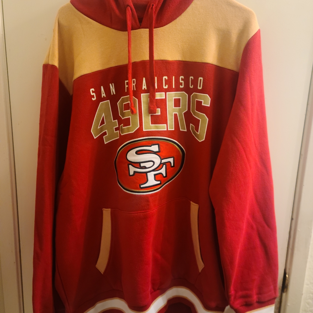 49ERS PULLOVER HOODIE AND RALLY TOWEL